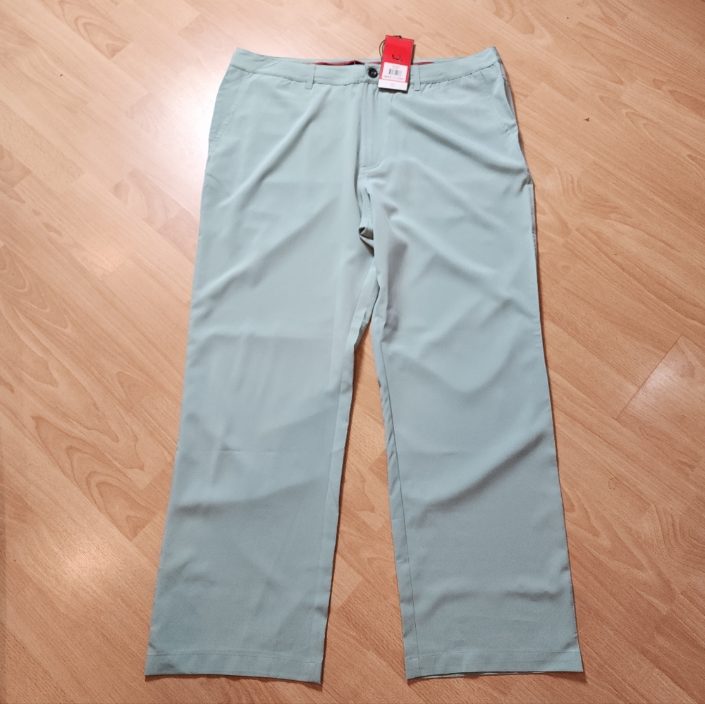 NWT Short Par 4 Green Golf Pants Size 38x30 Lightweight Drapey Silky Stretch